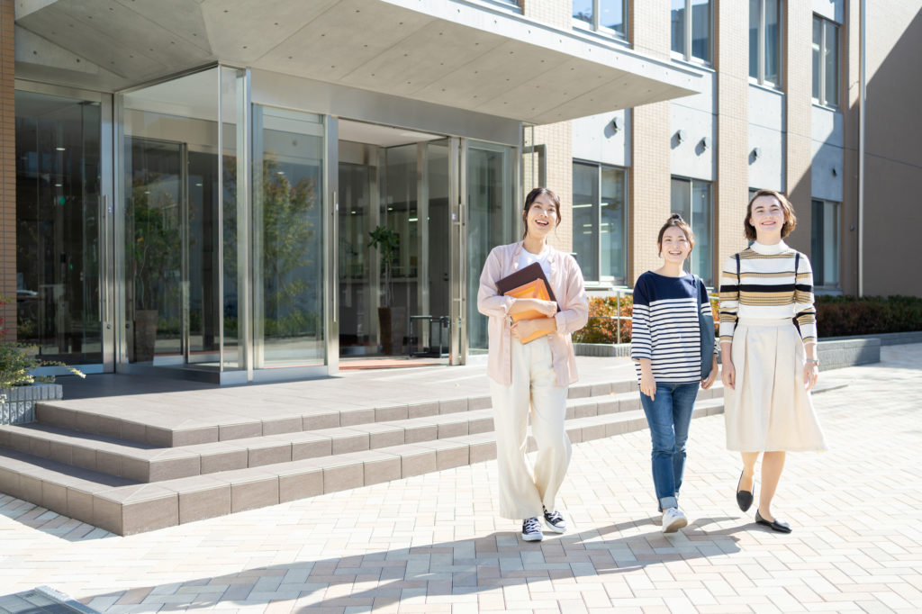 学校前配布（校門前配布）とは？のバナー画像